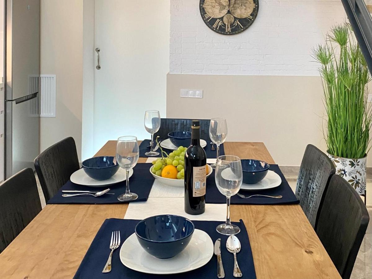Tr3 Aparcamiento Incluido Familias Loft Almirante Apartment Seville Exterior photo