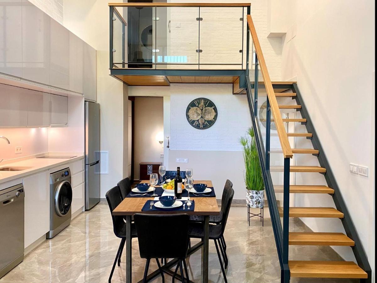 Tr3 Aparcamiento Incluido Familias Loft Almirante Apartment Seville Exterior photo