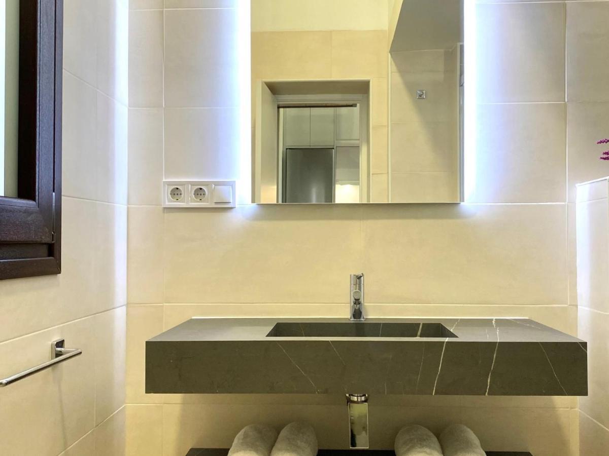 Tr3 Aparcamiento Incluido Familias Loft Almirante Apartment Seville Exterior photo